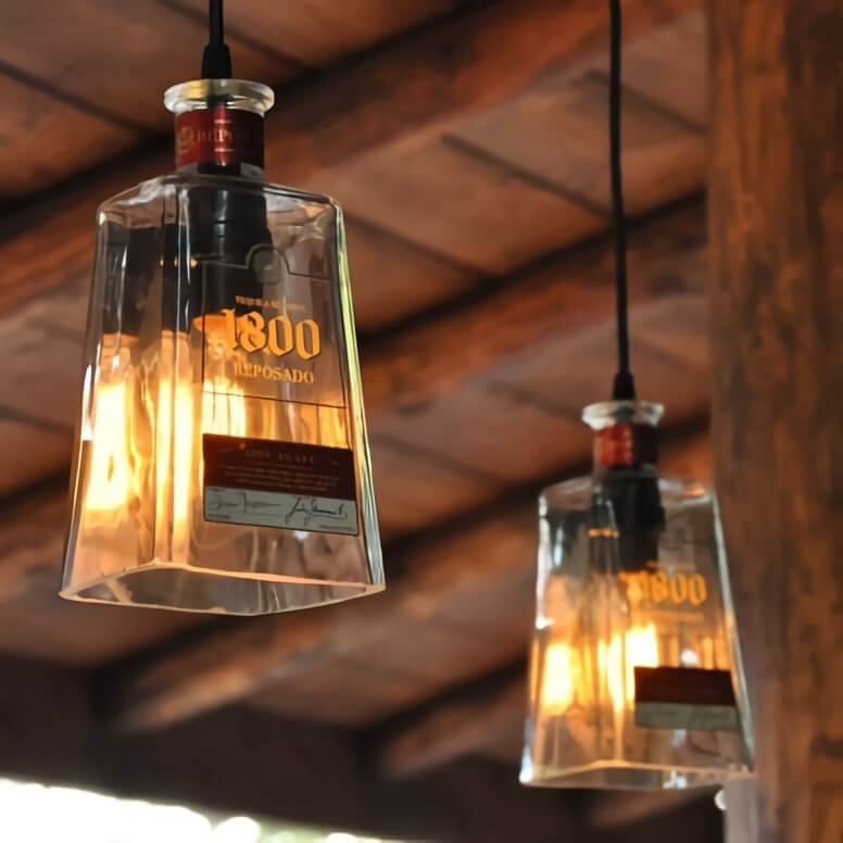 lamparas con botellas de cristal recicladas